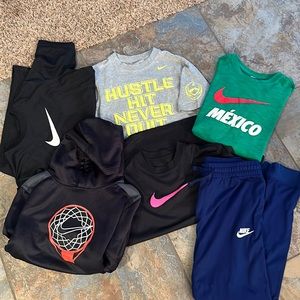 Nike lot. Size large